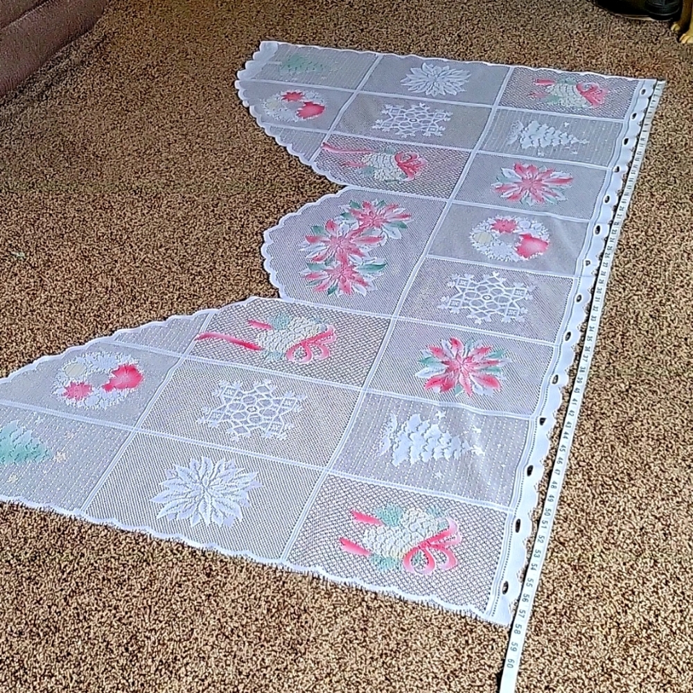 CHRISTMAS CURTAINS - Picture 3 of 12